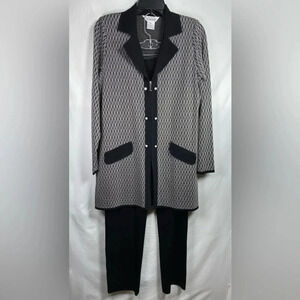 Misook Black & White Pattern Button Front Knit Pants Suit in Size XS/Small.